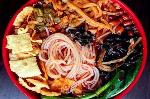 螺蛳粉配料爆料视频,网红美食背后的秘密大公开